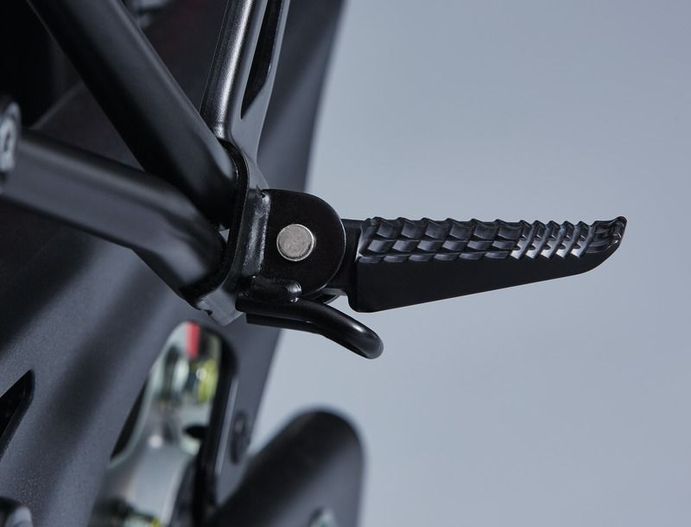 PILLION FOOTREST(R/L)SET(BLACK)