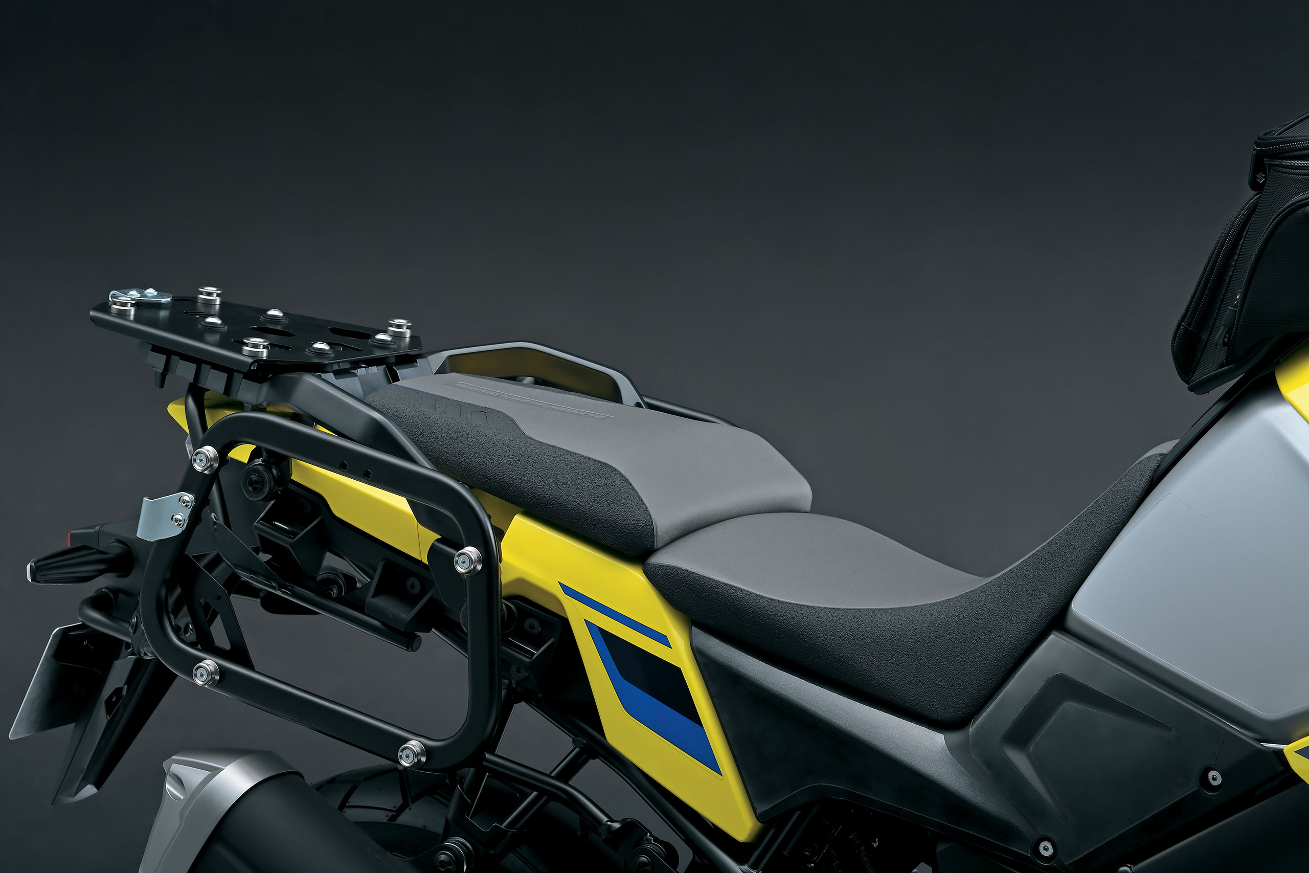 ローシートVストローム1050DE商品番号45100-06L60-B03 LOW SEAT DL1050DE M3 B03