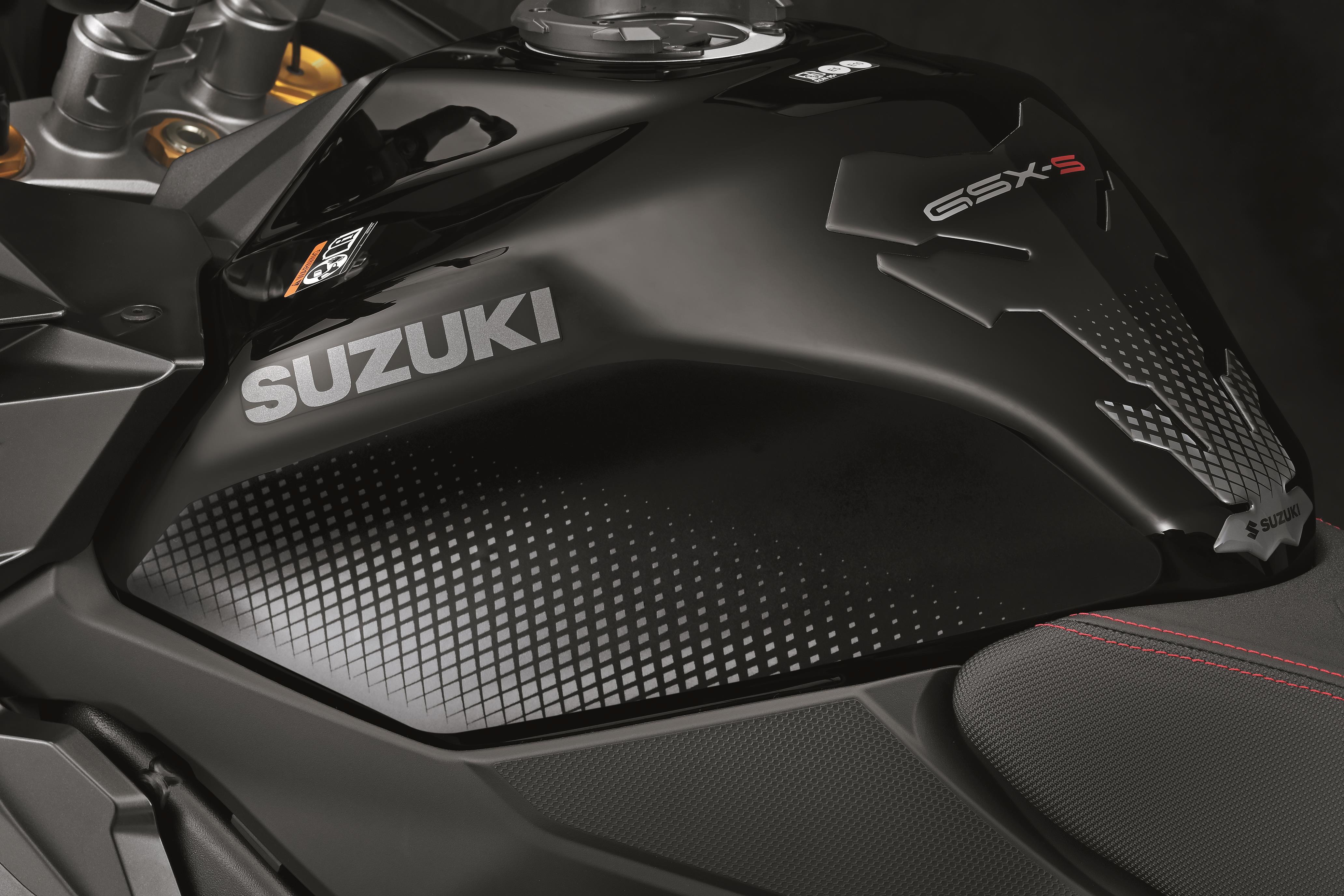 FUEL TANK PROTECTION FOIL (BLACK) 1000GX
